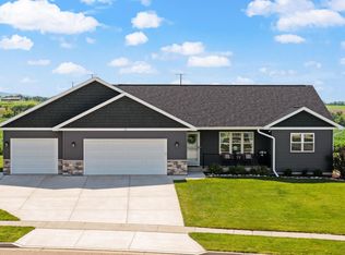 113 Cardinal Way, Ridgeway, WI 53582
