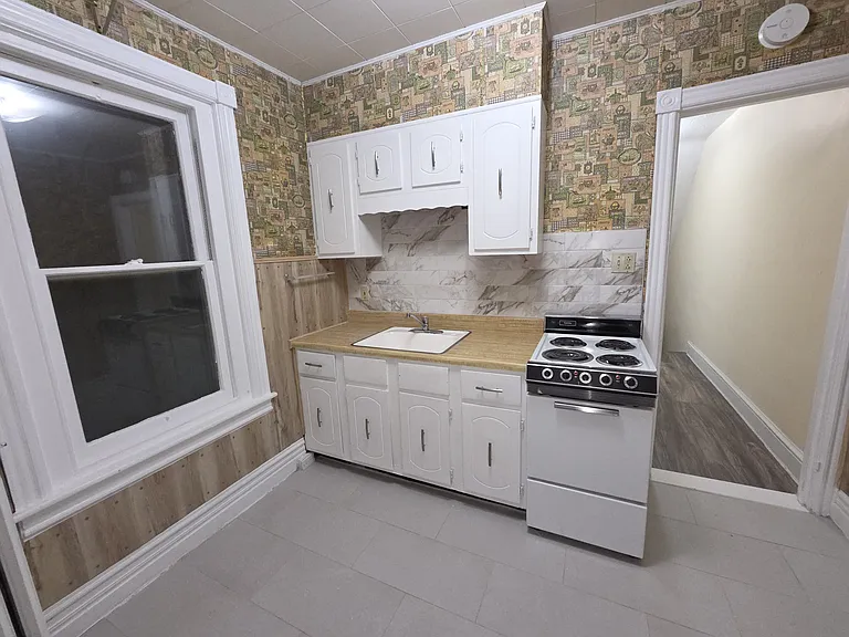 229 N West St #2 — Photo 5