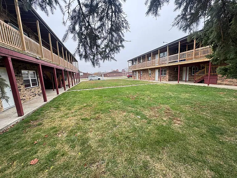1328 Juniper Dr #7 — Photo 3