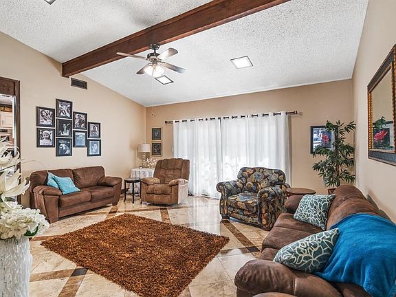 5th image of 105 Regent Dr