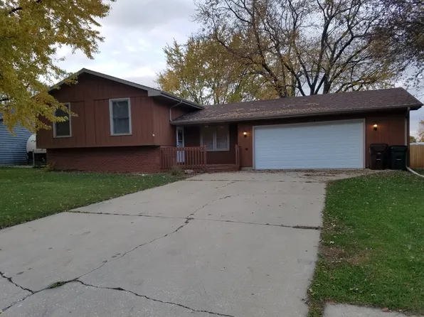 445 Jan Dr, Manteno, IL 60950