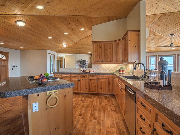 4th image of 38 Calyx Ln