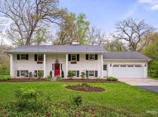 41W880 White Oak Ln, Saint Charles, IL 60175