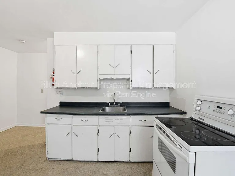 114 King St #2 — Photo 3