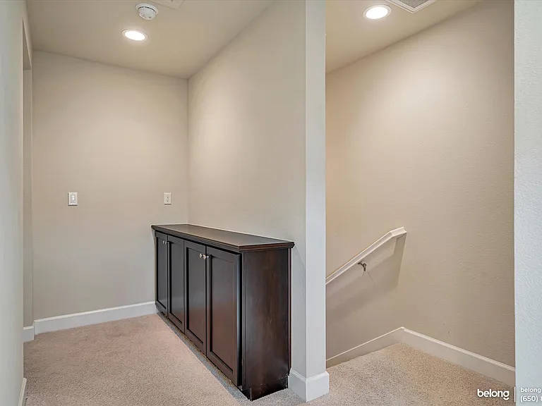 389 Basswood Cmn #10 — Photo 13