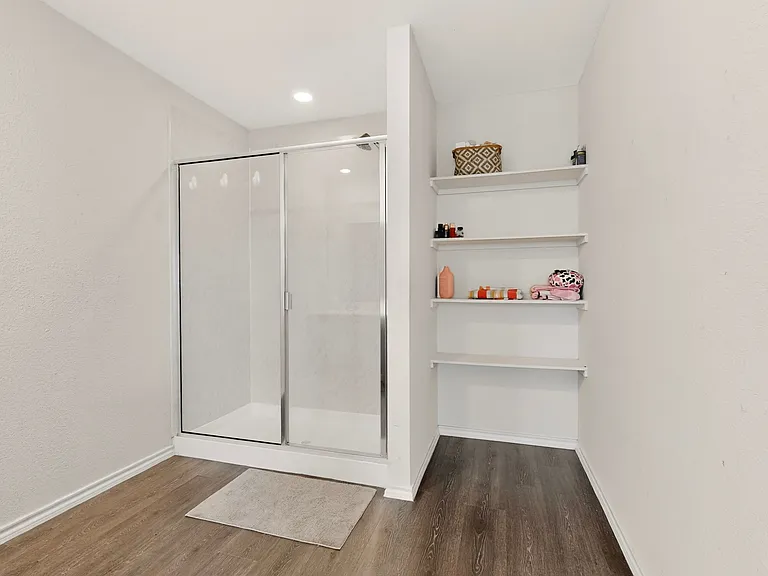 1114 Emerald Gate Dr — Photo 24