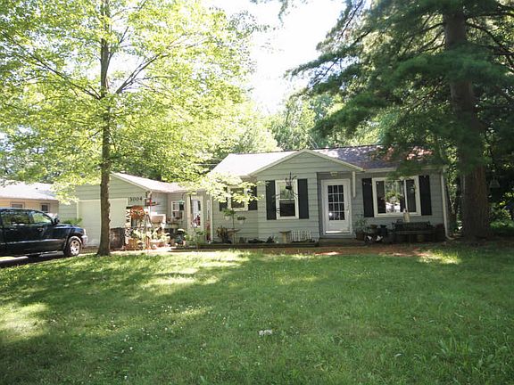 2nd image of 3004 Courtlandt Ave