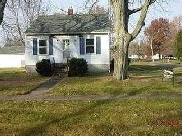 309 Maple St, Augusta, IL 62311