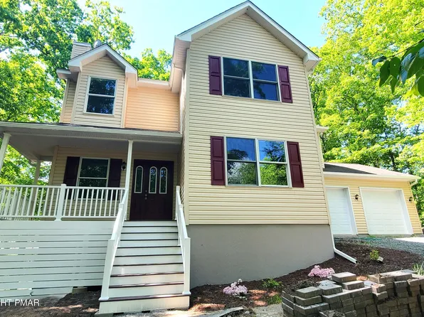 320 Canterbury Rd, Bushkill, PA 18324