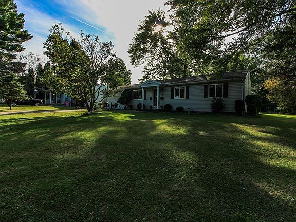 2nd image of 116 Woodbine Dr