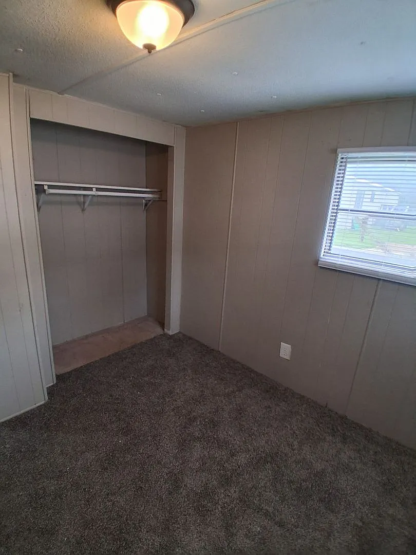 Valle Acres Mobile Home Court — Photo 4