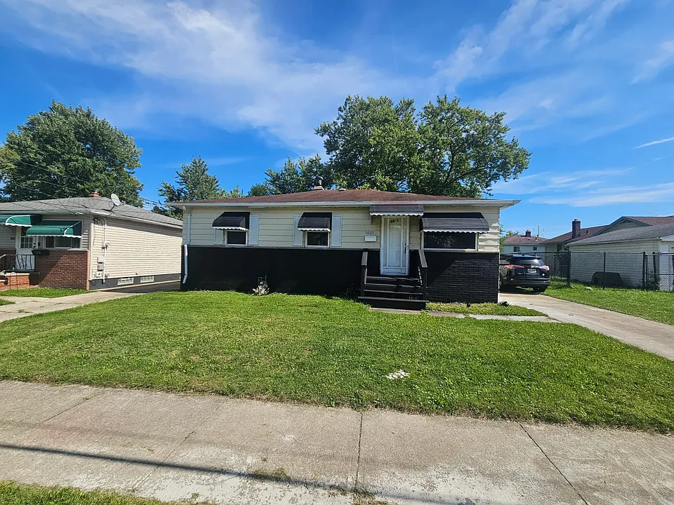 5661 Lafayette Ave