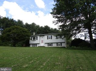 2 Reds Ln, West Grove, PA 19390
