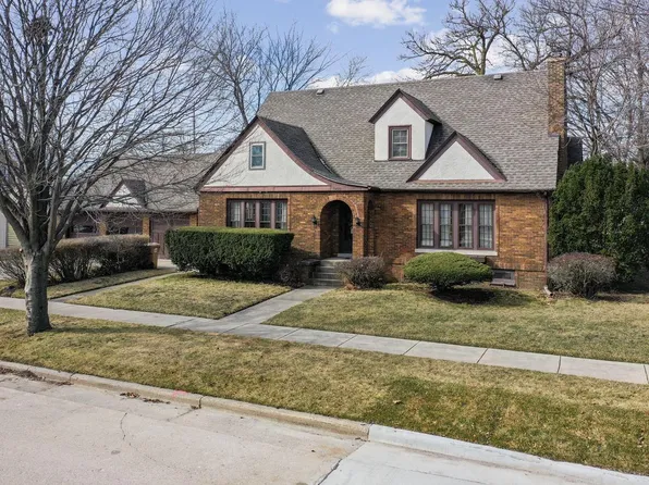 7900 40th AVENUE, Kenosha, WI 53142