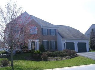 1062 Whitemarsh Dr, Lancaster, PA 17601