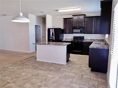 9185 Blackstone Dr — Photo 4