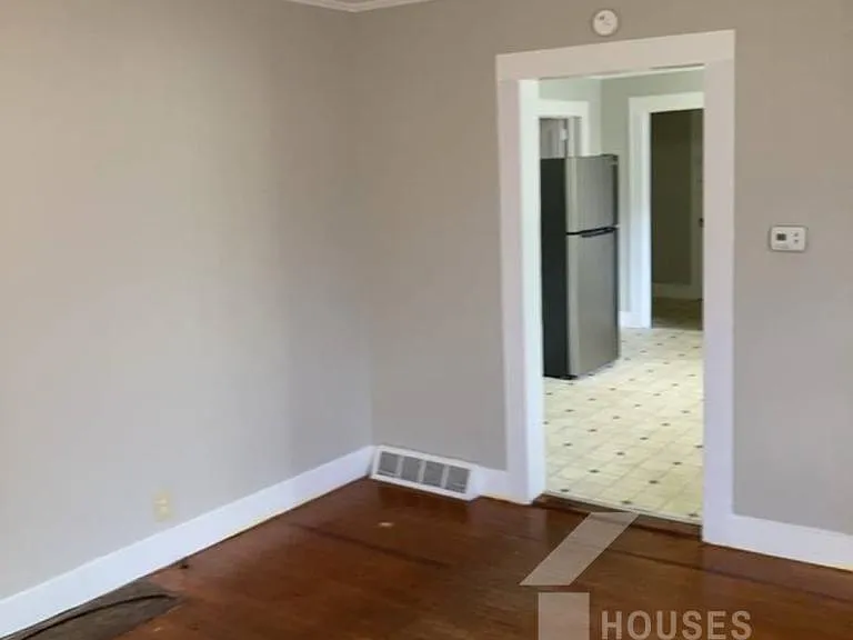 263 Beacon St — Photo 8
