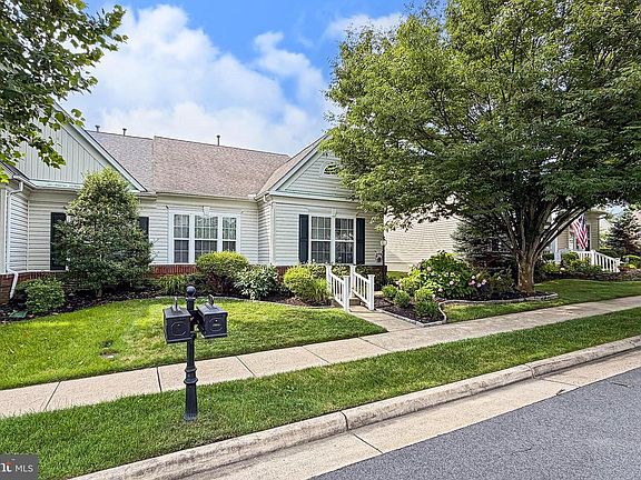3rd image of 12851 Arnot Ln