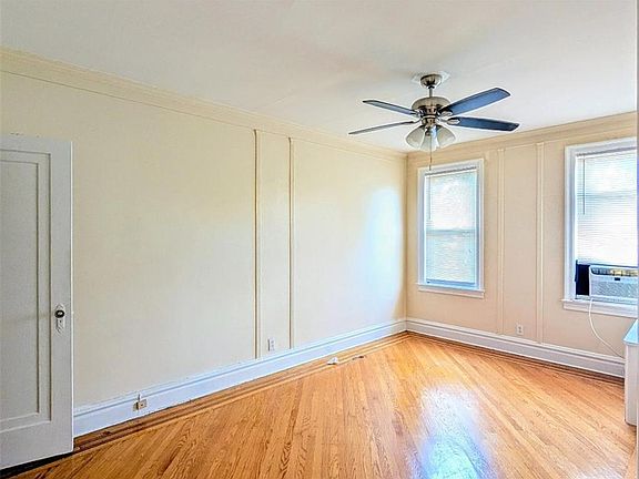 3rd image of 2041 Coyle St