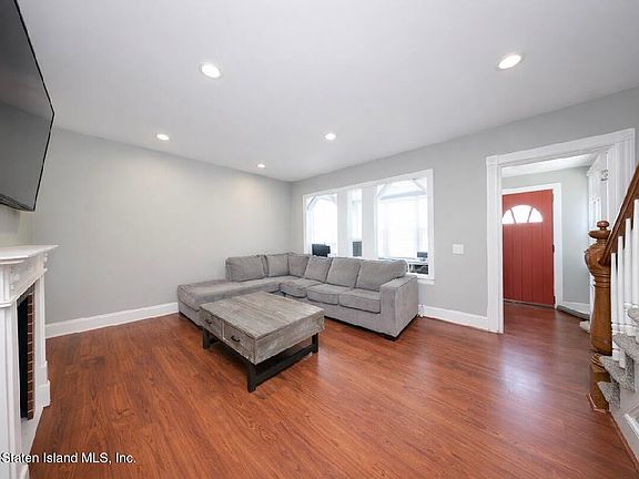 5th image of 196 Barnard Ave