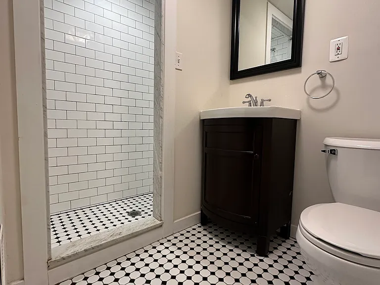 935 Lombard St #202 — Photo 11
