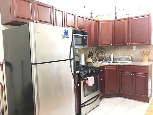 Rented by Bedford Realty USA Corp | media 19