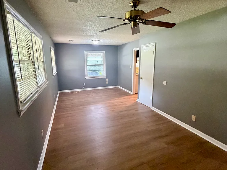 208 Crescent Dr — Photo 6