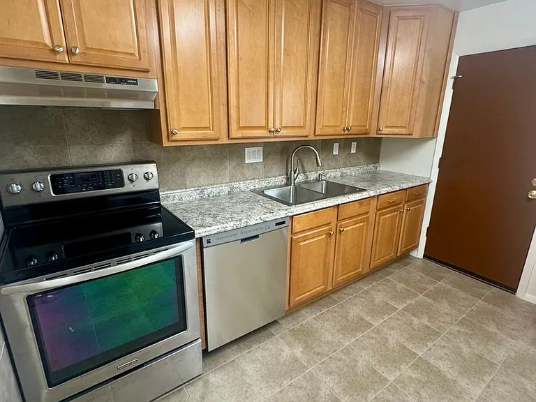 2625 N Chestnut St — Photo 20