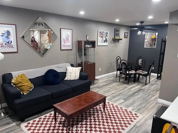 7300 Quill Dr APT 210, Downey, CA 90242