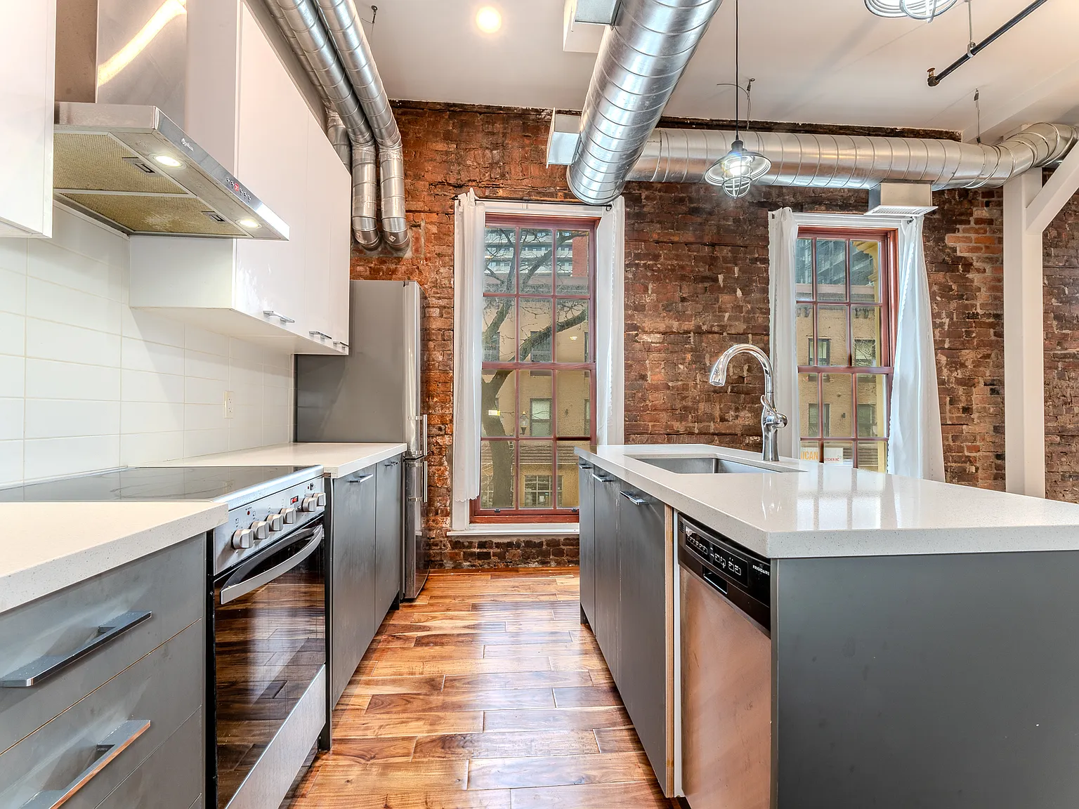 1 bed, 1.0 bath, 496 sqft, $1,795 — Photo 3