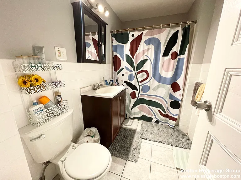 9 Taft St #3 — Photo 8