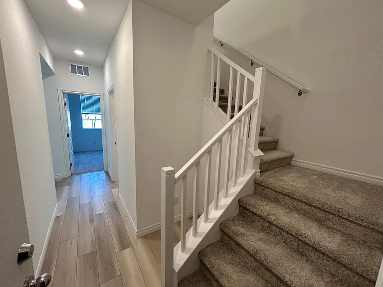 25 Barbara Ln #25 — Photo 10