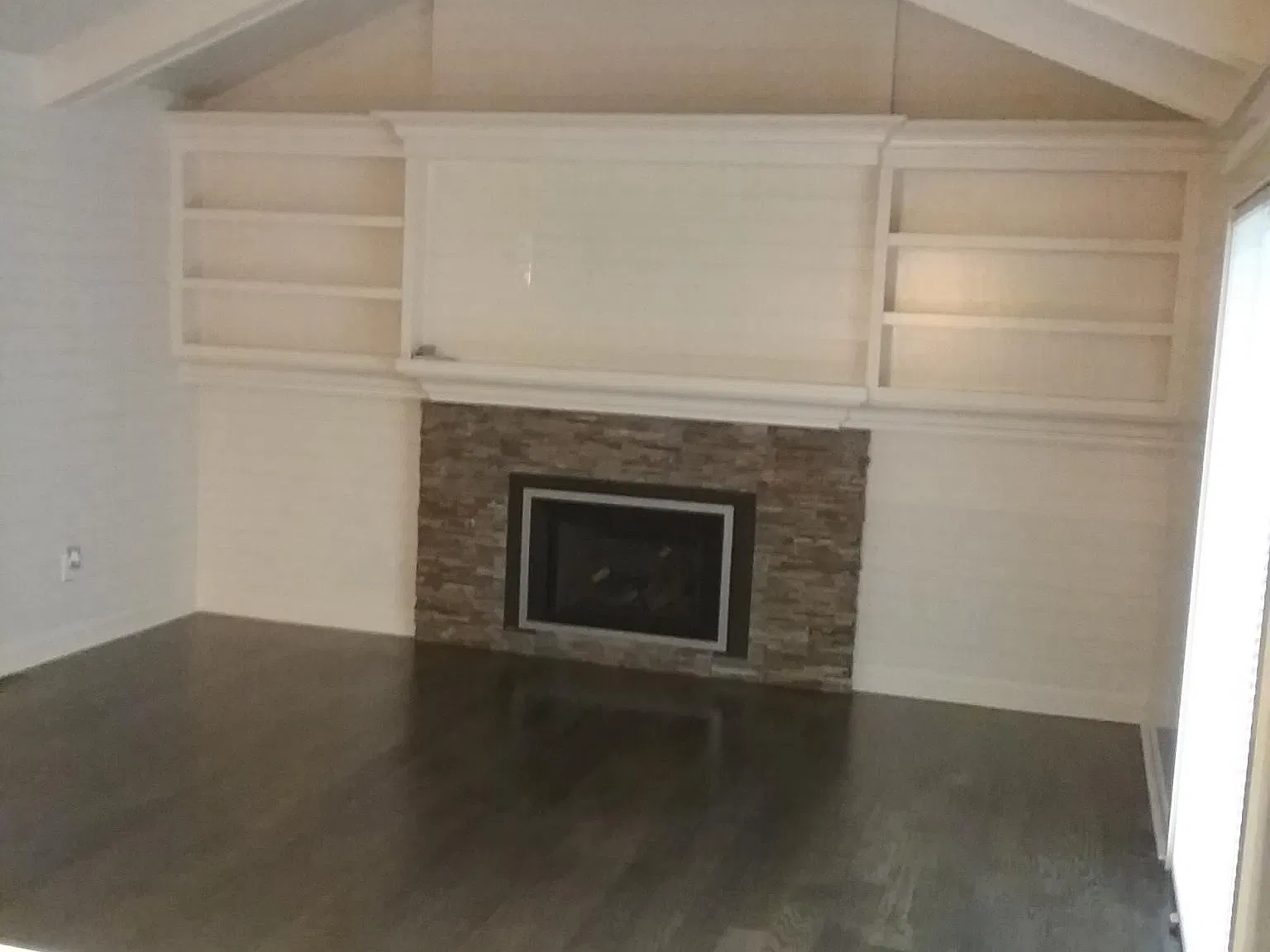 4 bed, 4100 sqft, $4,000 — Photo 3