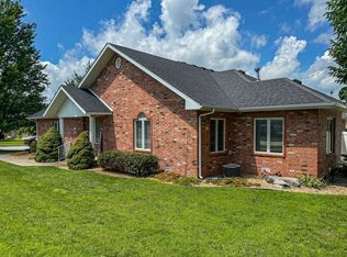 1605 W Swallow St, Springfield, MO 65810