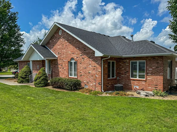 1605 W Swallow Street, Springfield, MO 65810