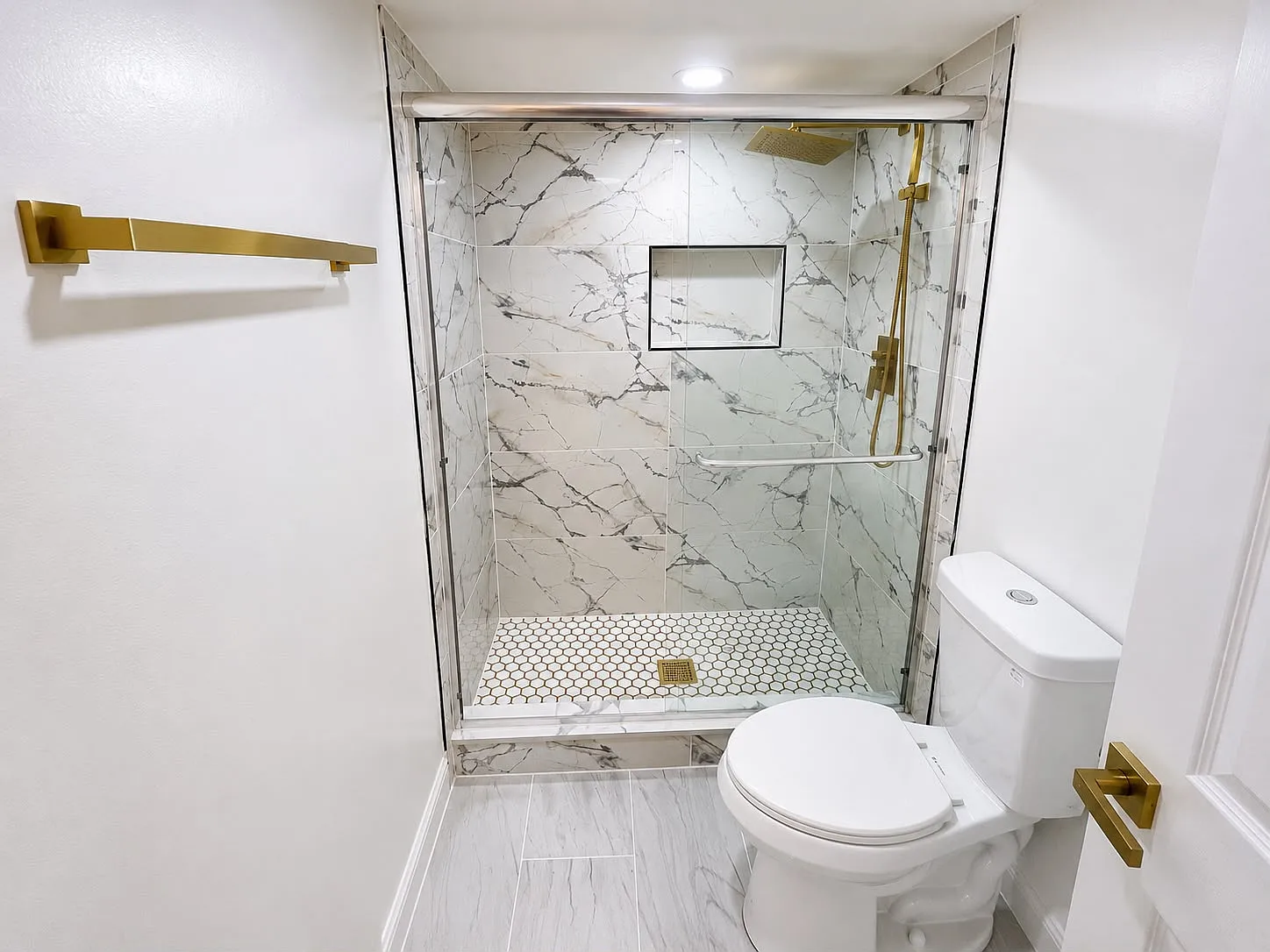 2 bed, 1217 sqft, $2,200 — Photo 3
