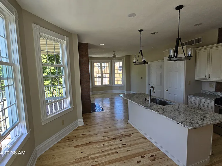 208 Center Ave #2 — Photo 10