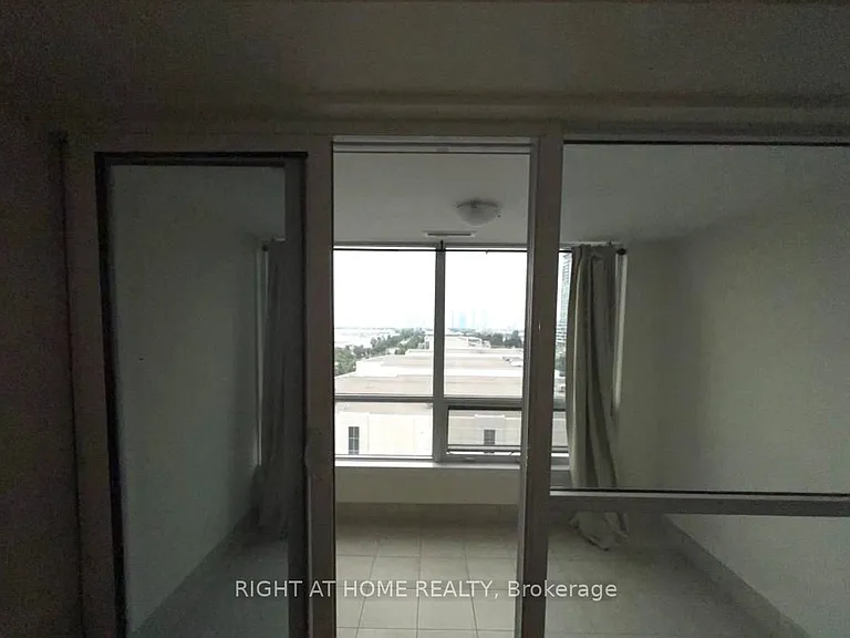 9075 Jane St #704 — Photo 15