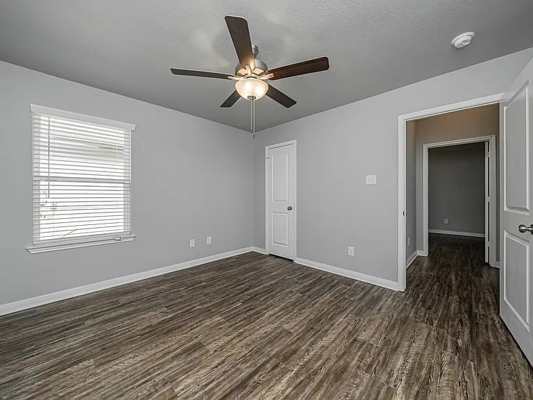 521 Fallbrook Dr — Photo 38