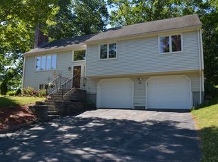 11 Bluegrass Ln, Shrewsbury, MA 01545