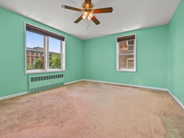 2727 Ocean Parkway image 16 of 18