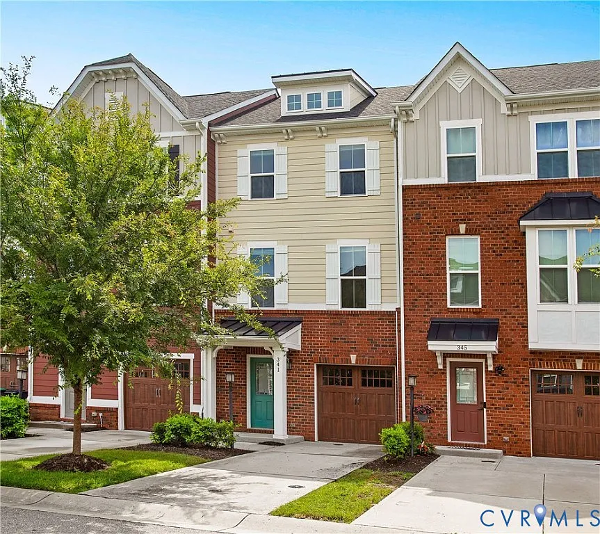 3 bed, 2.0 bath, 2160 sqft, $2,450 — Photo 1