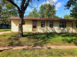6735 SW Fieldwood Dr, Topeka, KS 66619