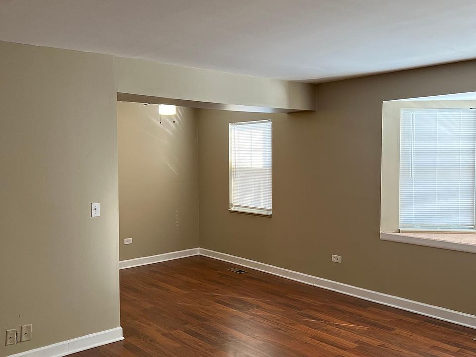 1st image of 424 N Cambridge Dr