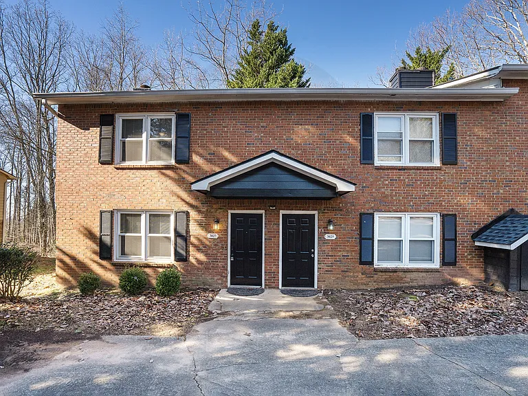3027 Spruce Cir #A — Photo 1