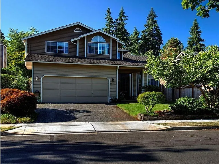 11711 NE 107th Pl — Photo 1