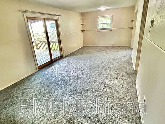 5th image of 709 E 7th St