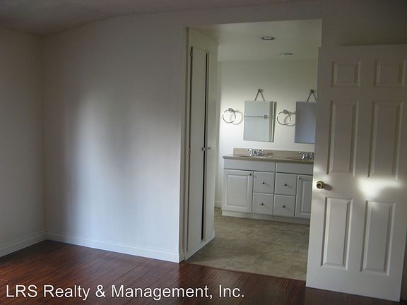 3rd image of 12641 Spinnaker St