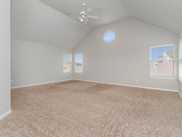 2940 Hagen Dr — Photo 24