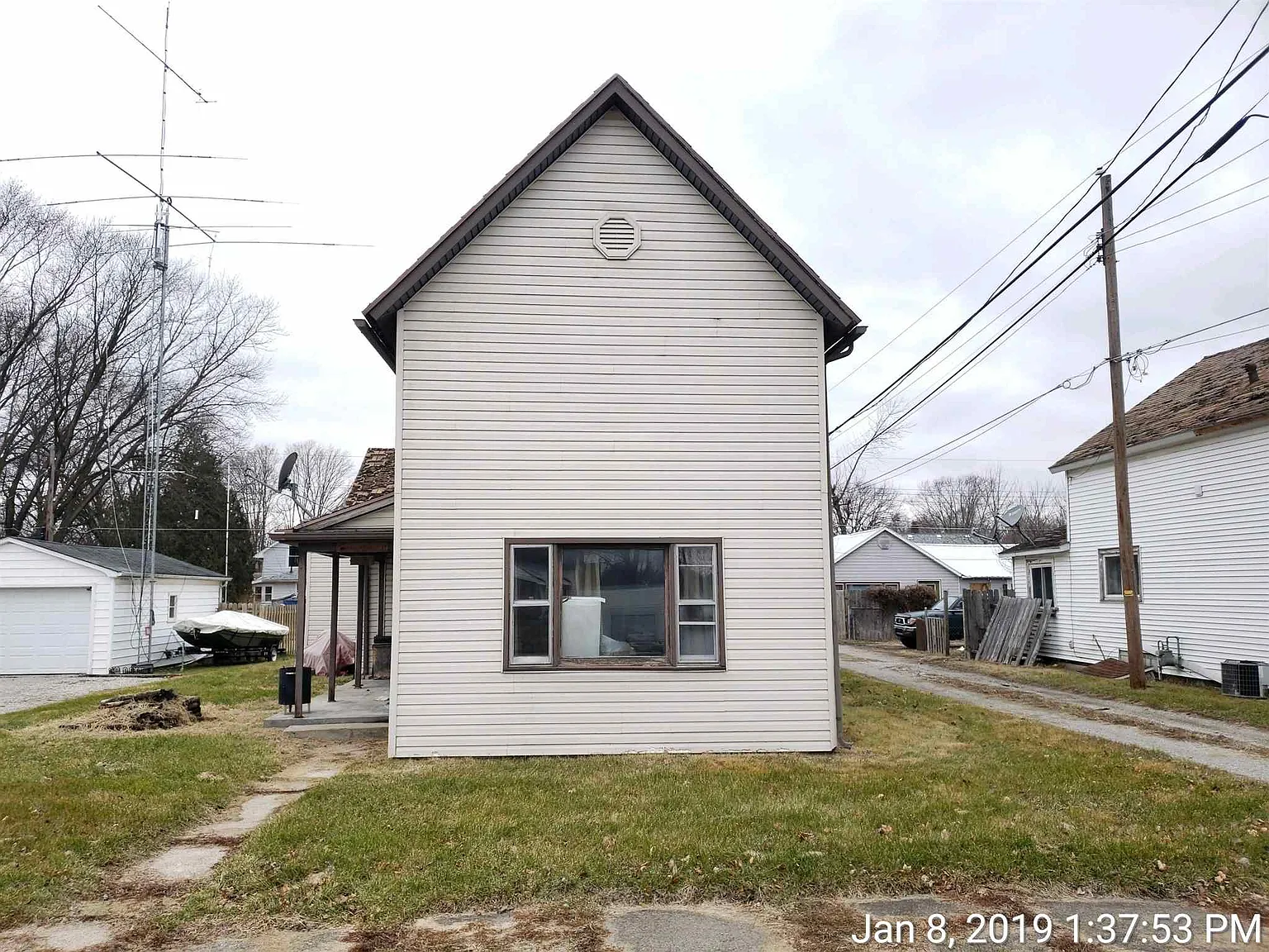 423 Grove St photo 1